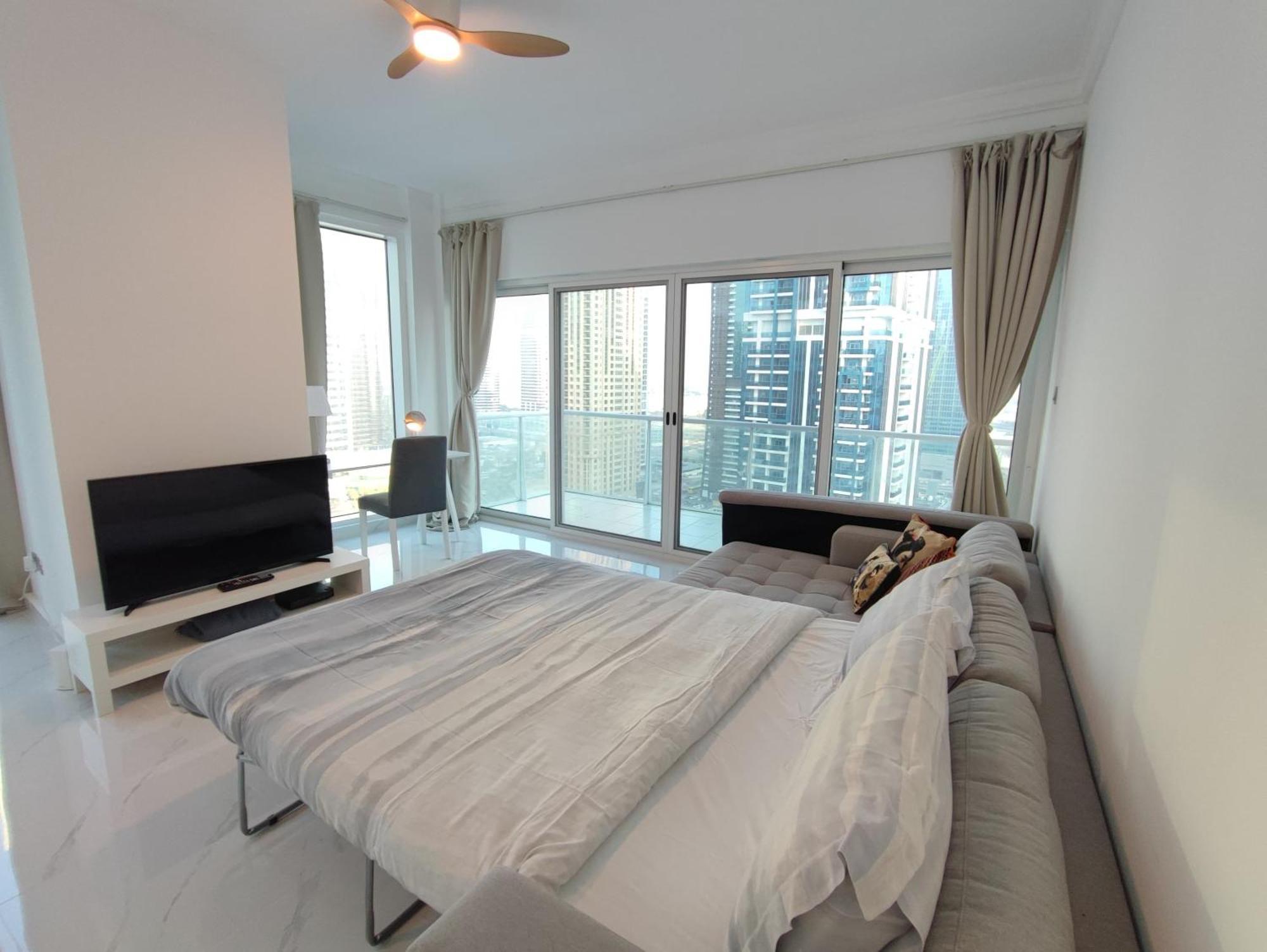 One Bedroom Apartment With Pool & Gym Near Marina Dubaj Exteriér fotografie