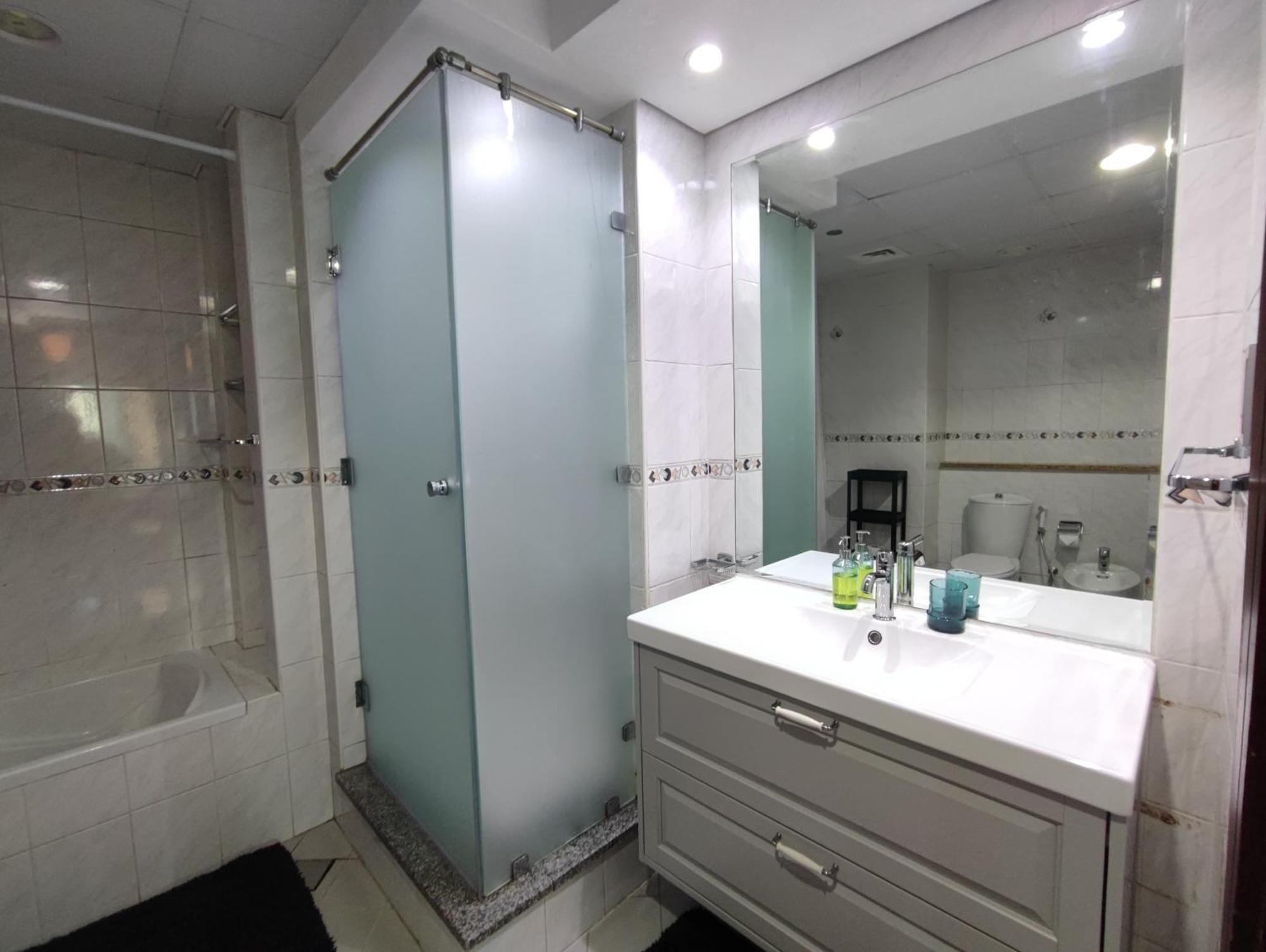 One Bedroom Apartment With Pool & Gym Near Marina Dubaj Exteriér fotografie